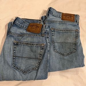 Fair condition 30 x 30 signature Levi Strauss